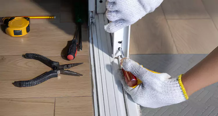 Screen Door Wheel Replacement in Miami Beach, FL