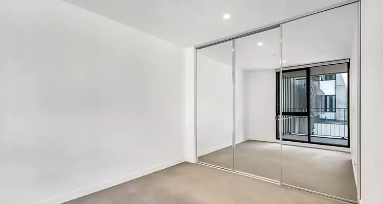 Why Homeowners Choose Us for Sliding Mirror Door Replacement in Miami Beach, FL
