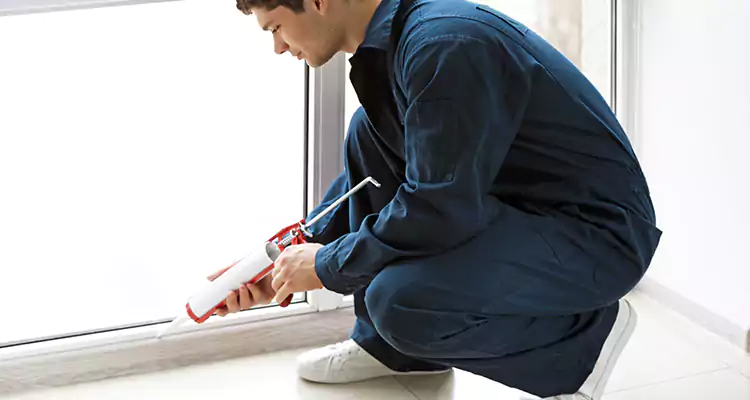 Window Glass Caulk Repair in Miami Beach, FL