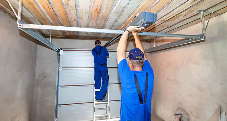 Garage Door Opener Technician in Miami Beach, FL