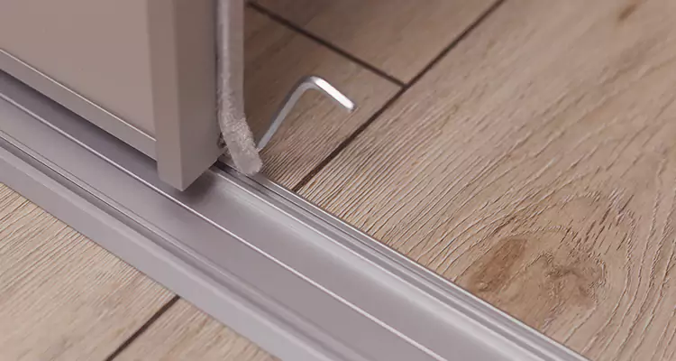 Squeaky Sliding Door Repair in Miami Beach, FL