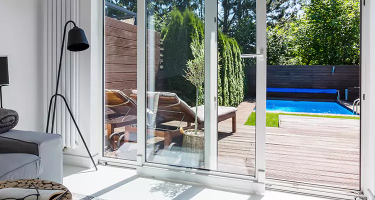 Fixing A Sliding Screen Door Roller in Miami Beach, FL