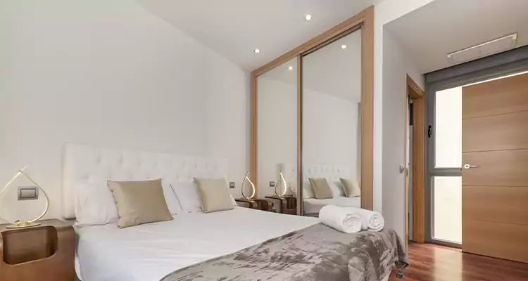 Sliding Wardrobe Door Mirror Replacement in Miami Beach, FL